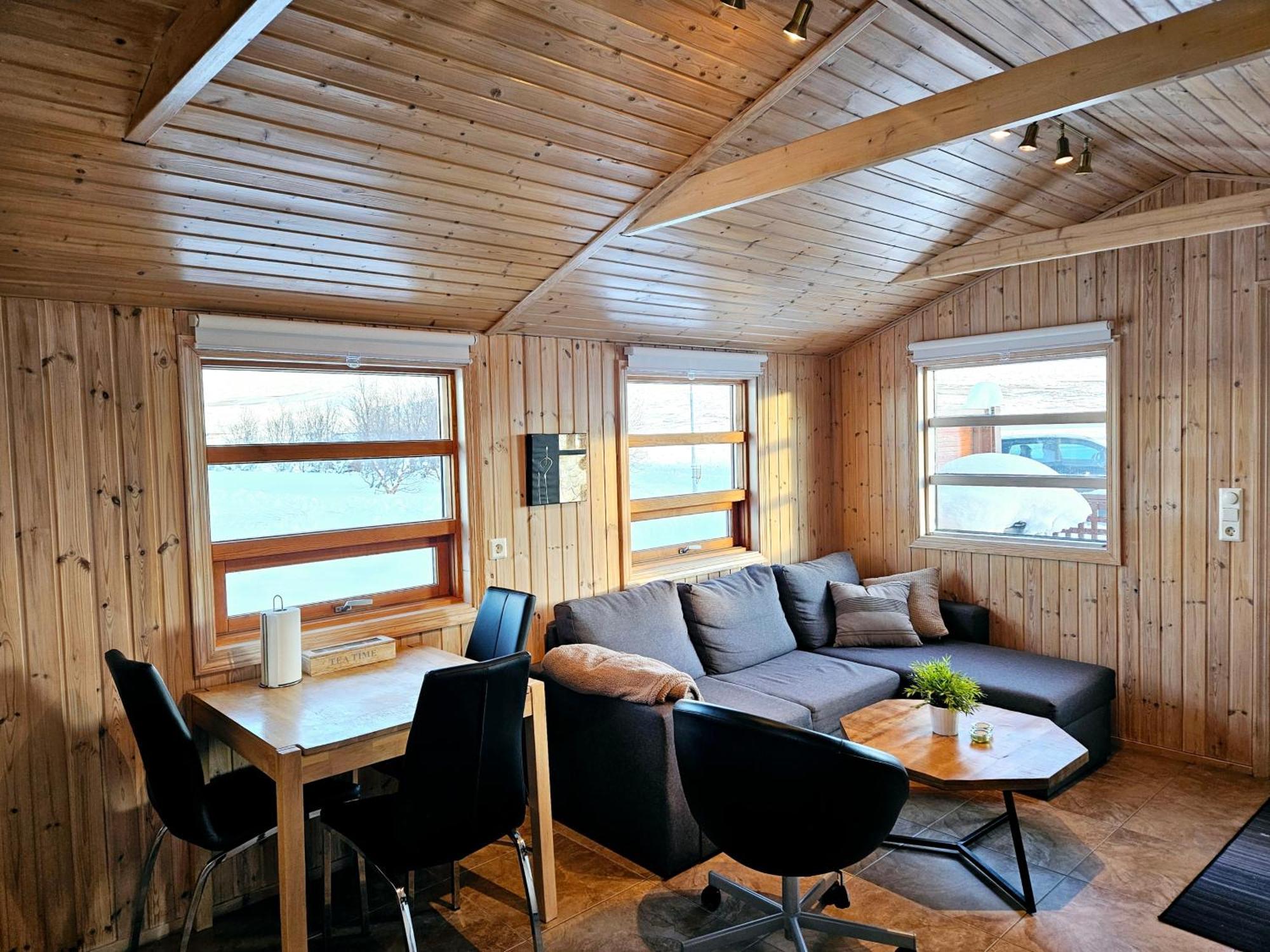 Aurora Vacation Homes Fagravik Akureyri Room photo